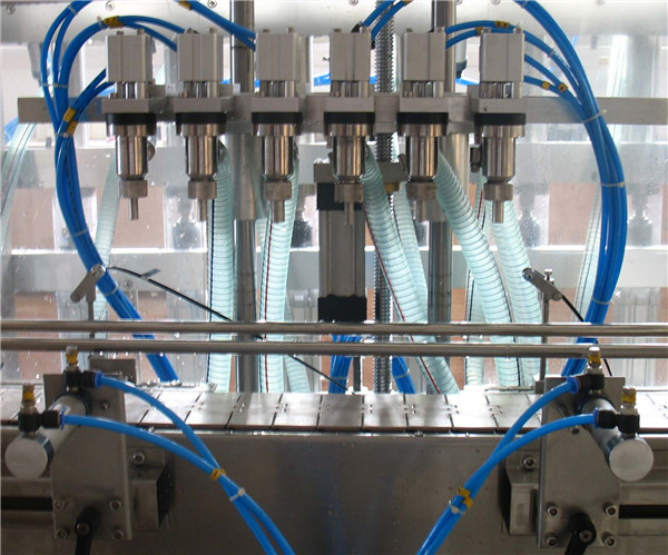 সিক্স হেড অটোমেটিক লিকুইড ফিলিং মেশিন