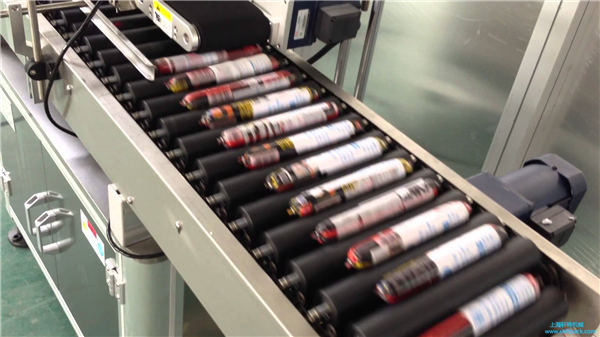 ফিডারের সাথে স্বয়ংক্রিয় সসেজ লেবেলিং মেশিন